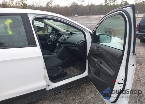 2015 Ford Escape S z USA, uszkodzony, nr VIN 1FMCU0F79FUA98853